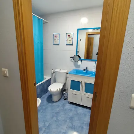 Apartamento De Tres Dormitorios Con Garaje Y Todos Los Servicios Cerca Burgos Exterior photo