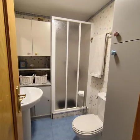 Apartamento De Tres Dormitorios Con Garaje Y Todos Los Servicios Cerca Burgos Exterior photo