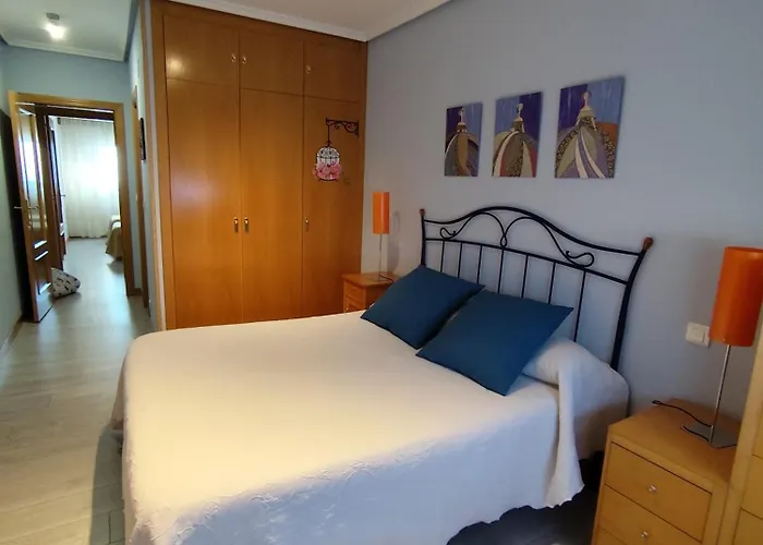 Apartamento De Tres Dormitorios Con Garaje Y Todos Los Servicios Cerca