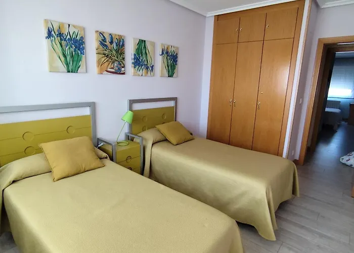 Apartamento De Tres Dormitorios Con Garaje Y Todos Los Servicios Cerca
