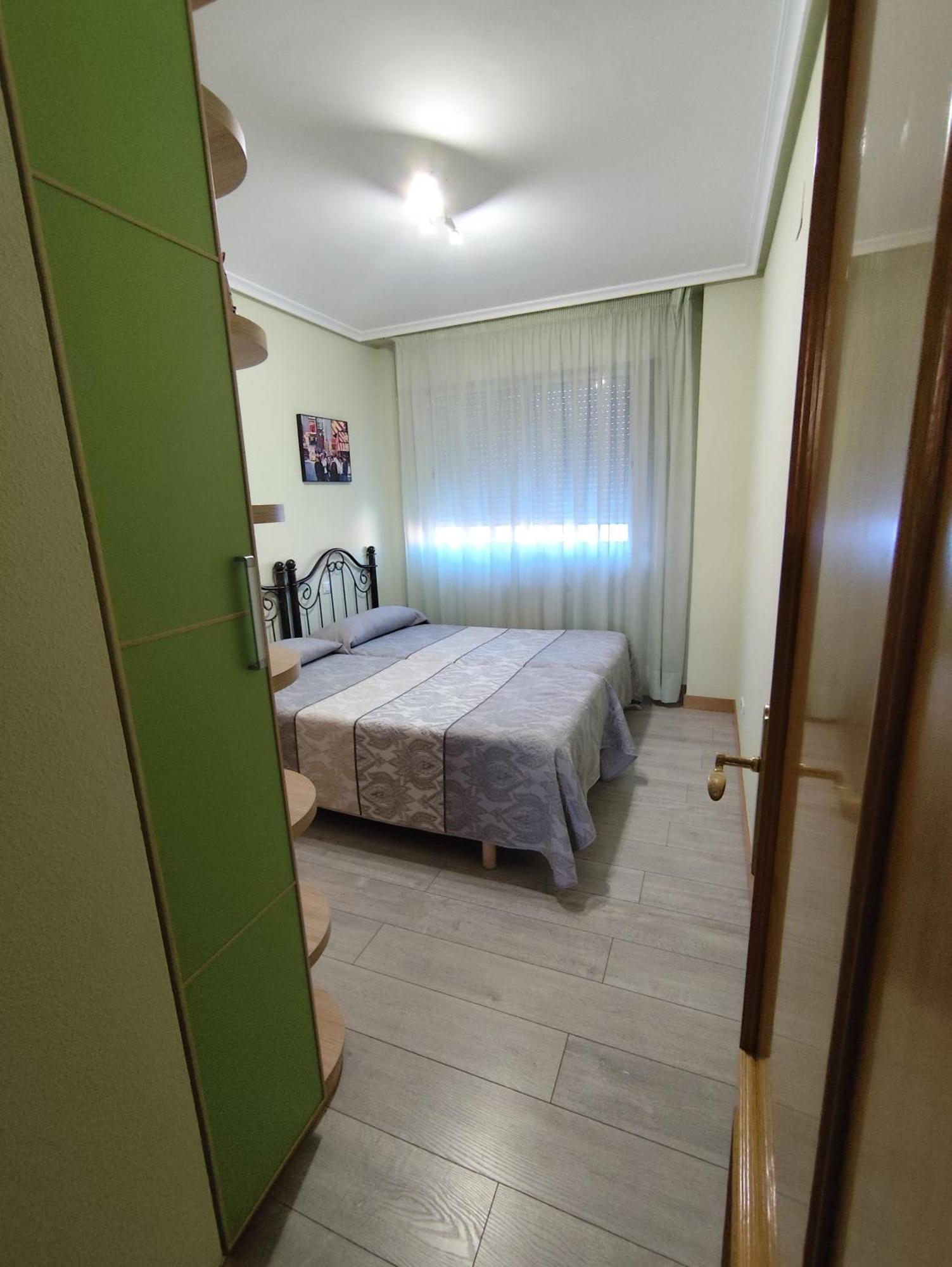 De Tres Con Garaje Y Todos Servicios Cerca Apartment *