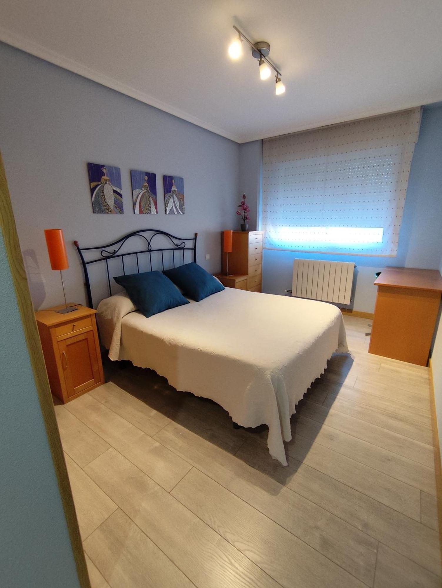 Apartment De Tres Con Garaje Y Todos Servicios Cerca Burgos