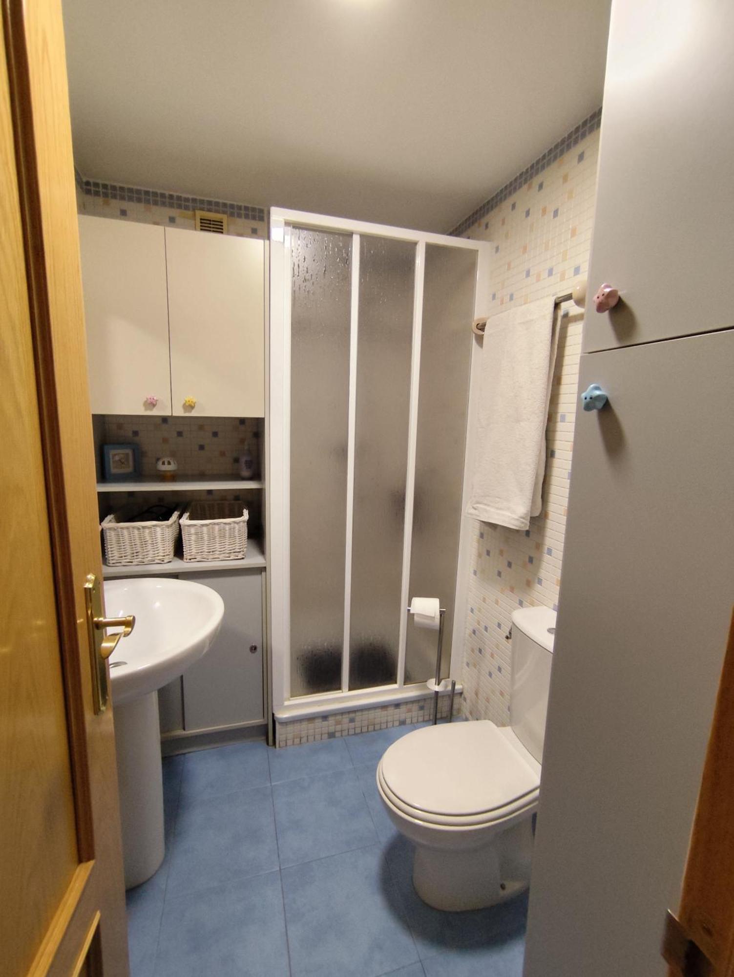 De Tres Con Garaje Y Todos Servicios Cerca Apartment